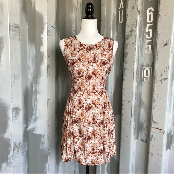 NWT Forever 21 Floral Fit & Flare Pleated Dress M - Picture 7 of 10